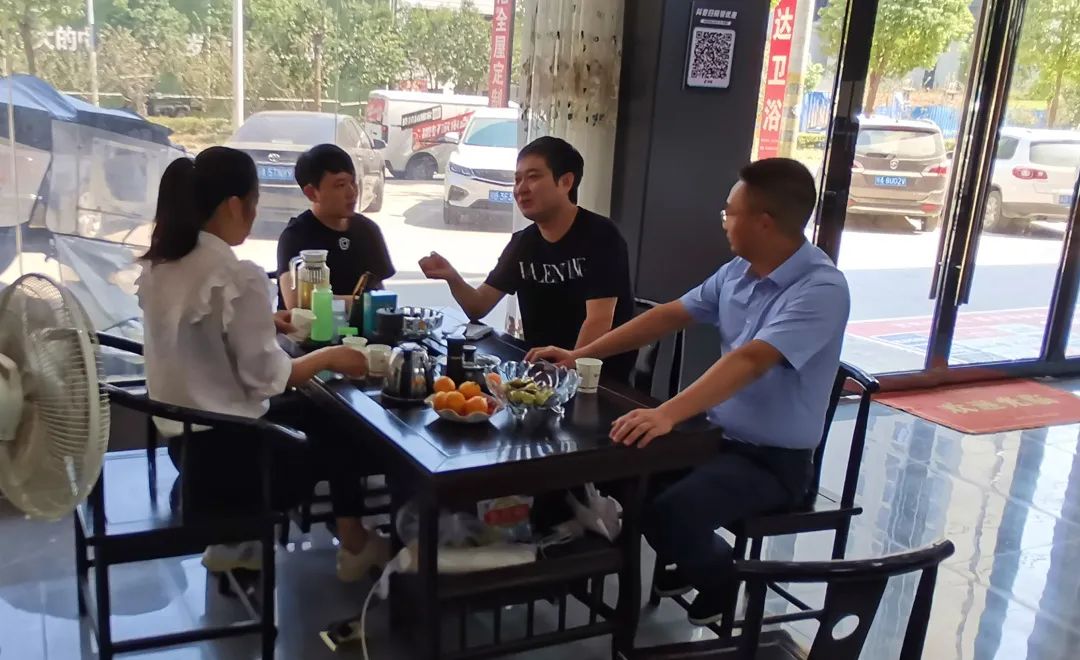 佳歌集團總裁袁海濱一行走訪一線終端市場考察！